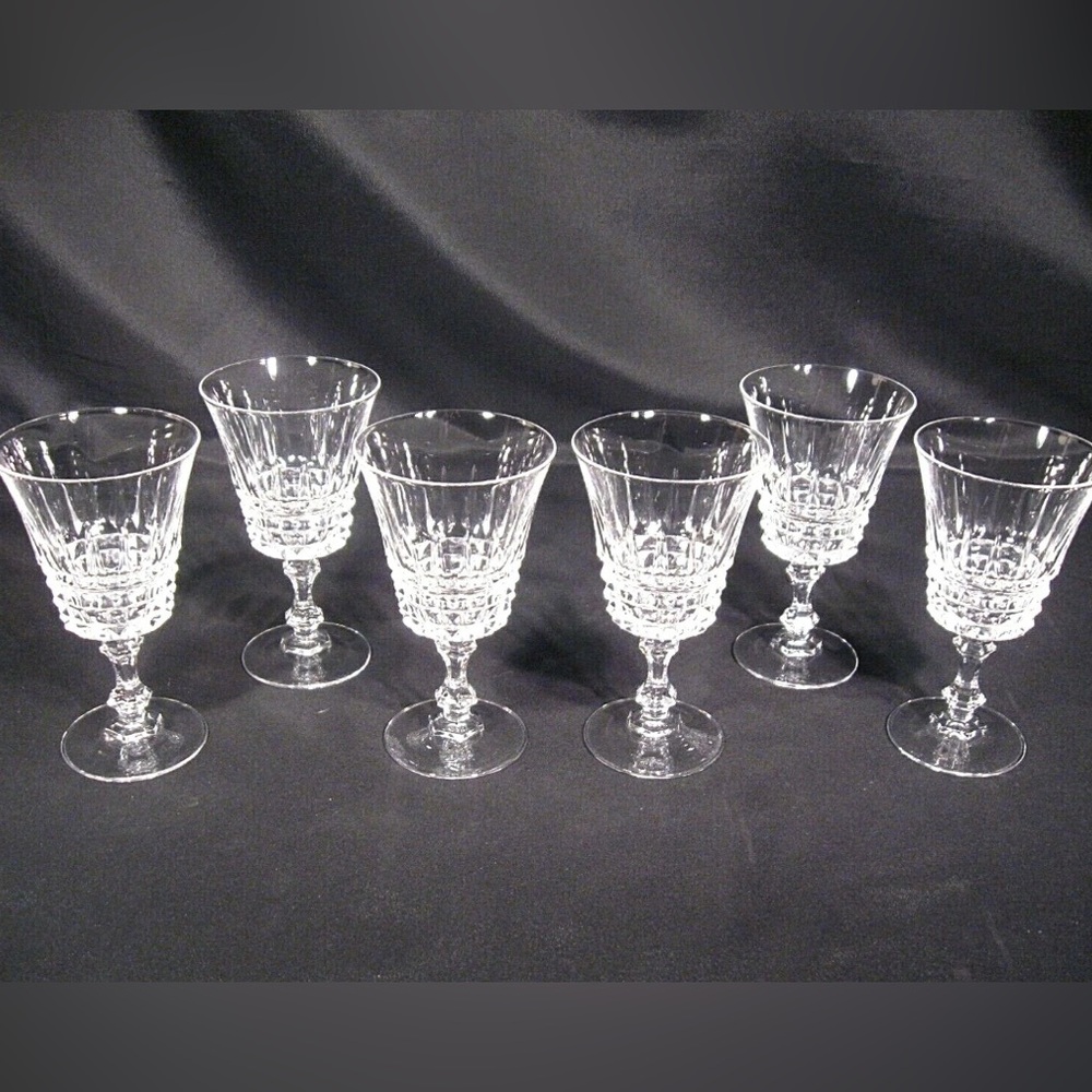 6 Wine Glasses Cristal D'Arques-Durand Pattern is Tuilleries Villandry.
